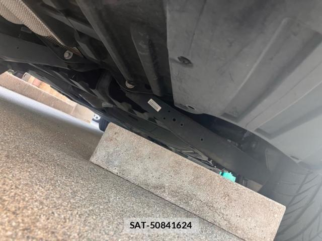 VolksWagen PASSAT VARIANT 2013-09 8832513-11