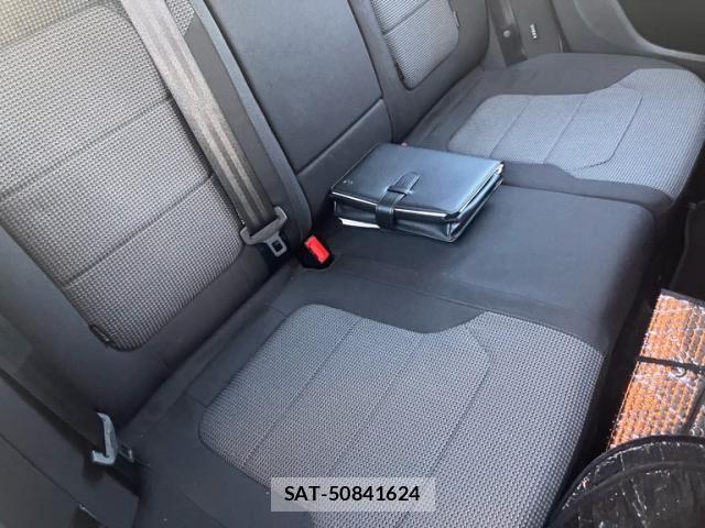 VolksWagen PASSAT VARIANT 2013-09 8832513-14