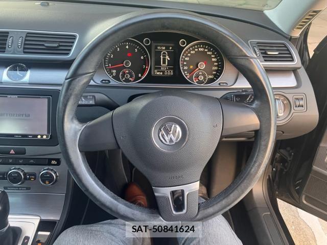 VolksWagen PASSAT VARIANT 2013-09 8832513-17
