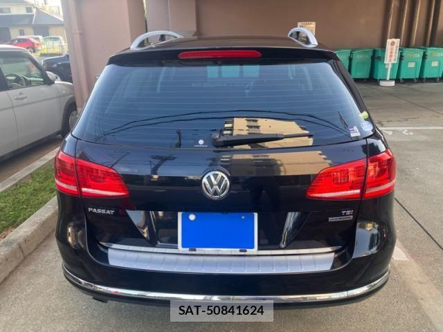 VolksWagen PASSAT VARIANT 2013-09 8832513-1