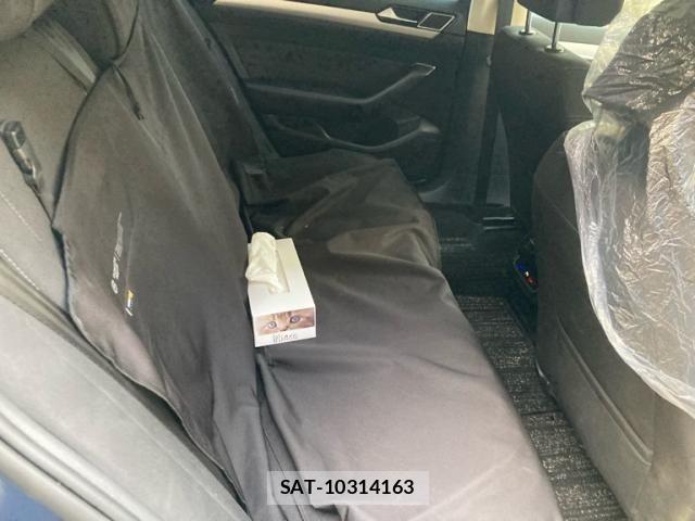 VolksWagen PASSAT VARIANT 2016-03 8851087-15