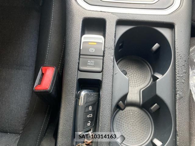 VolksWagen PASSAT VARIANT 2016-03 8851087-25