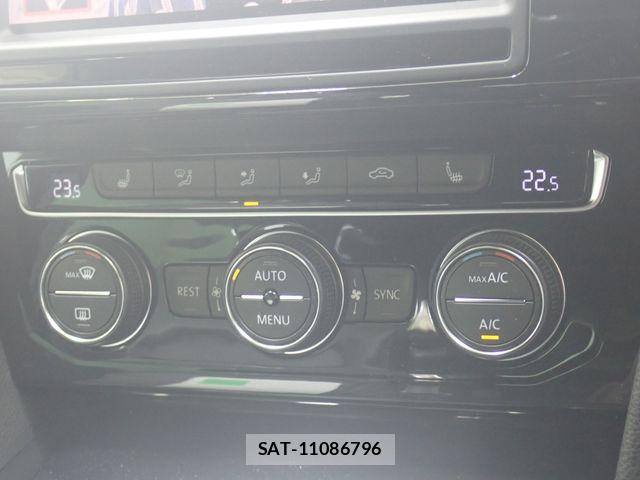 VolksWagen PASSAT VARIANT 2016-08 8872402-14