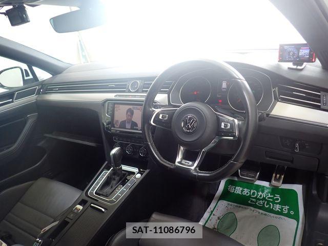 VolksWagen PASSAT VARIANT 2016-08 8872402-1