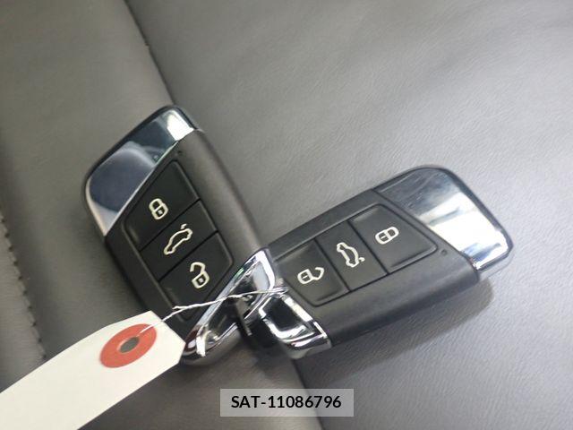 VolksWagen PASSAT VARIANT 2016-08 8872402-28