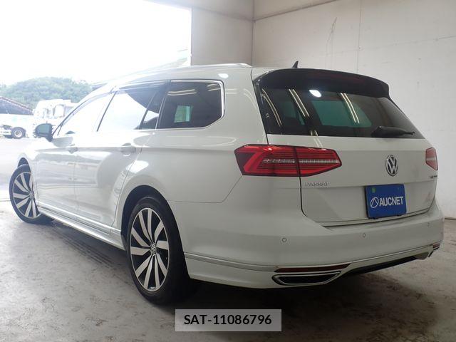 VolksWagen PASSAT VARIANT 2016-08 8872402-2