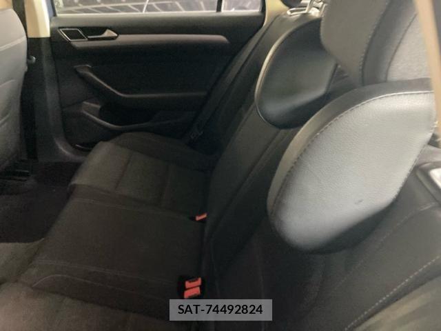 VolksWagen PASSAT VARIANT 2015-11 8882983-10