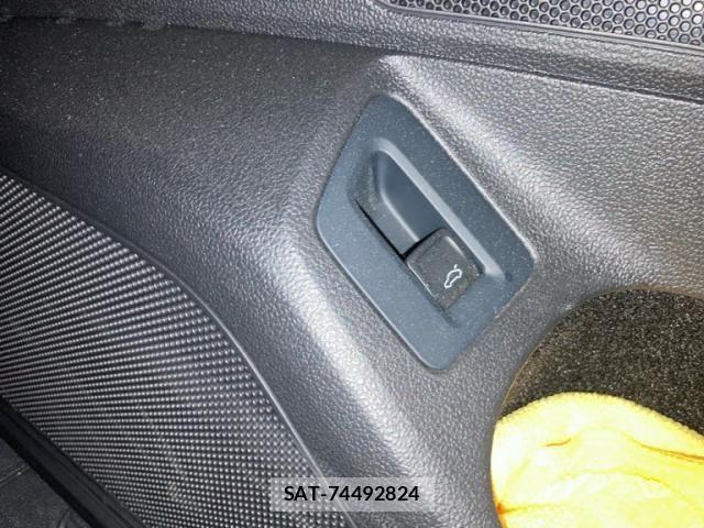 VolksWagen PASSAT VARIANT 2015-11 8882983-13