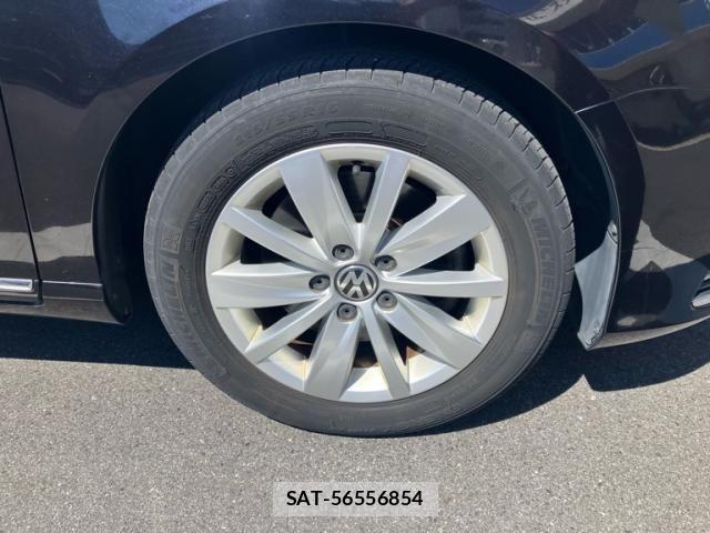 VolksWagen PASSAT VARIANT 2012-02 8882984-3
