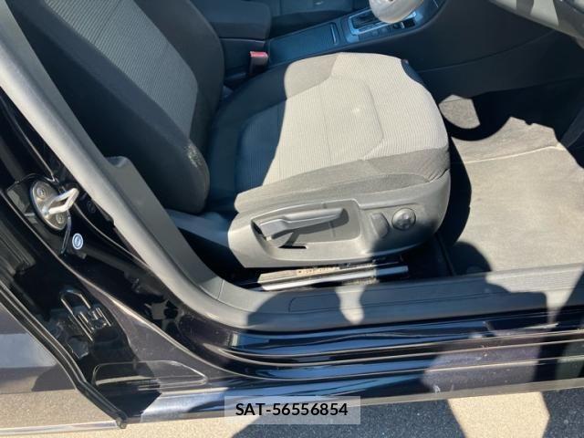 VolksWagen PASSAT VARIANT 2012-02 8882984-7