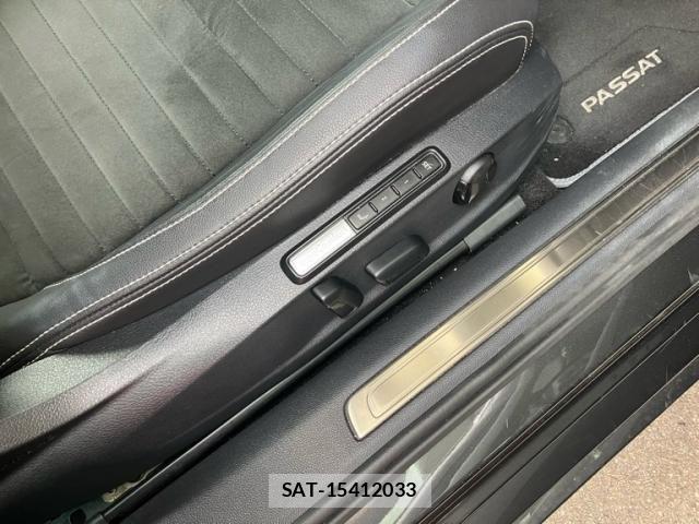 VolksWagen PASSAT VARIANT 2021-09 8882982-13