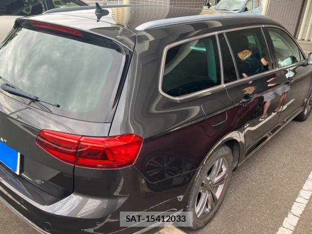 VolksWagen PASSAT VARIANT 2021-09 8882982-3