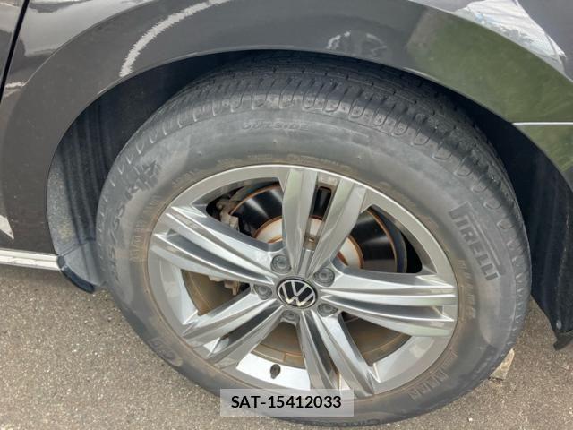 VolksWagen PASSAT VARIANT 2021-09 8882982-5