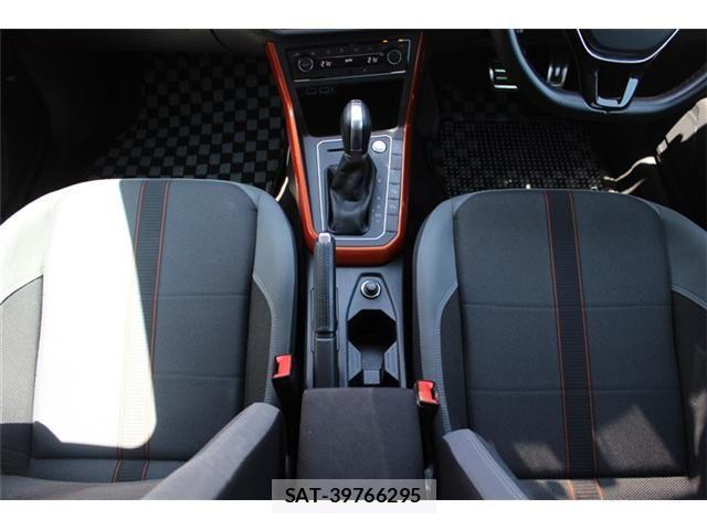 VolksWagen POLO 2019-06 1089495-7