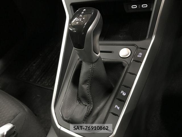 VolksWagen POLO 2024-02 2355670-19