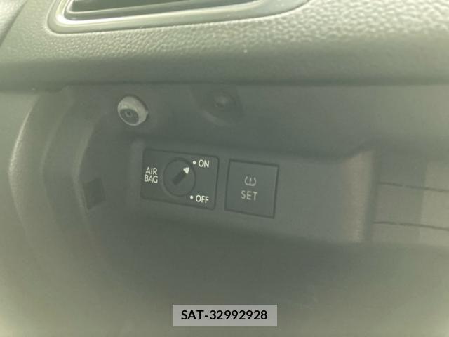 VolksWagen POLO 2009-12 2355680-17