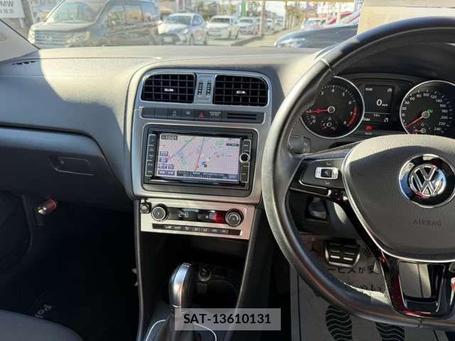 VolksWagen POLO 2016-07 3423752-19