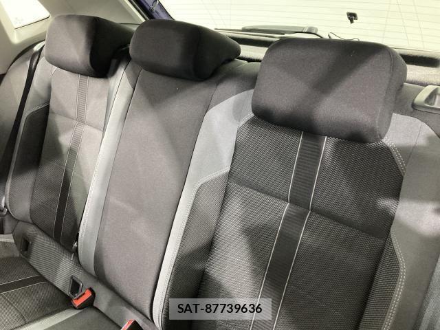 VolksWagen POLO 2023-09 3911270-10