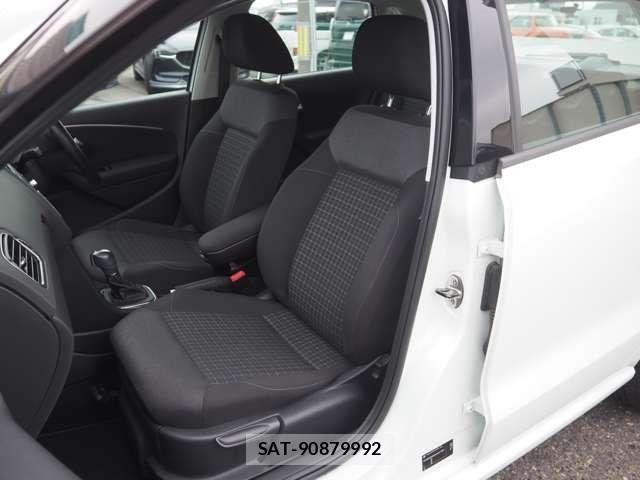 VolksWagen POLO 2017-06 4051802-12