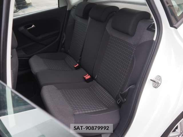 VolksWagen POLO 2017-06 4051802-13