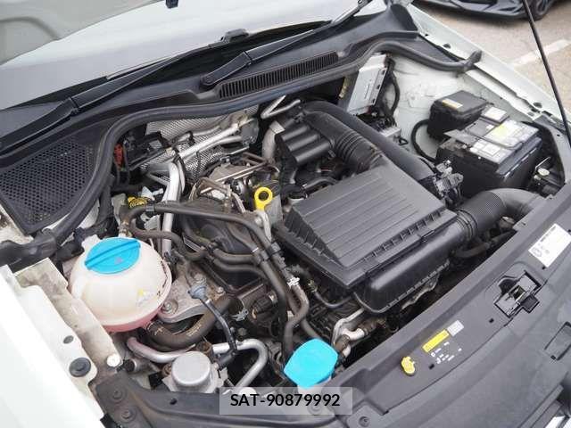 VolksWagen POLO 2017-06 4051802-19