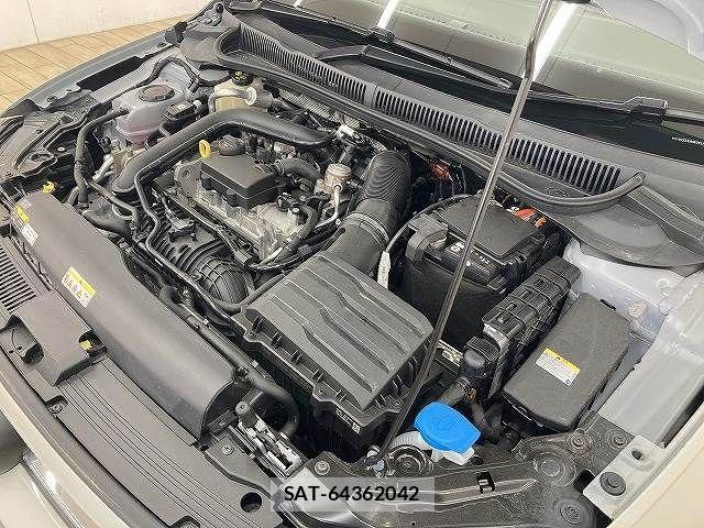 VolksWagen POLO 2023-07 4759420-17