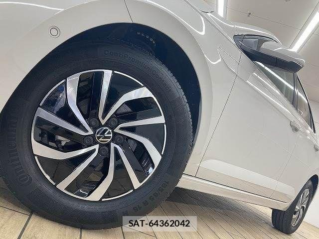 VolksWagen POLO 2023-07 4759420-18