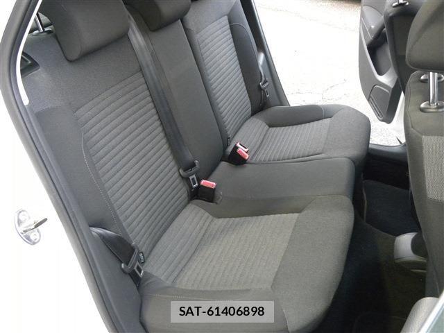VolksWagen POLO 2013-03 6074296-15