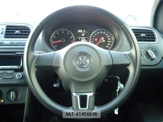 VolksWagen POLO 2013-03 6074296-18