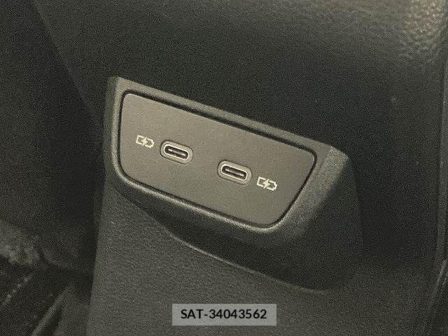 VolksWagen POLO 2021-02 6023145-7