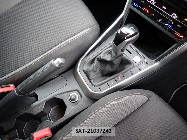 VolksWagen POLO 2023-03 6221199-23