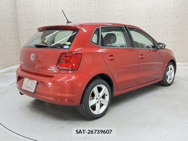 VolksWagen POLO 2018-02 6753910-1