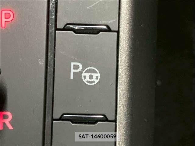 VolksWagen POLO 2018-03 6818024-9