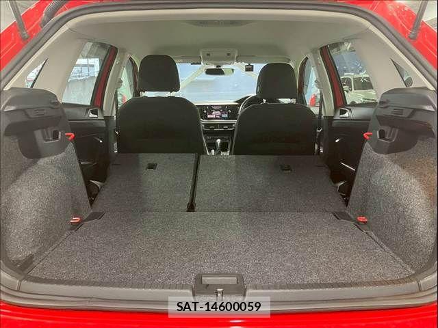 VolksWagen POLO 2018-03 6818024-17