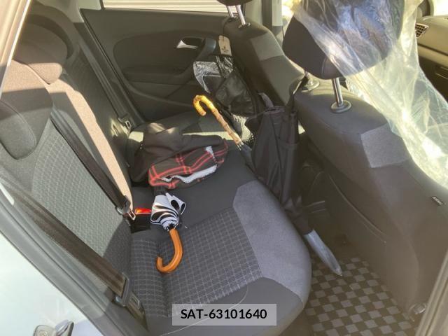 VolksWagen POLO 2017-01 6915404-10