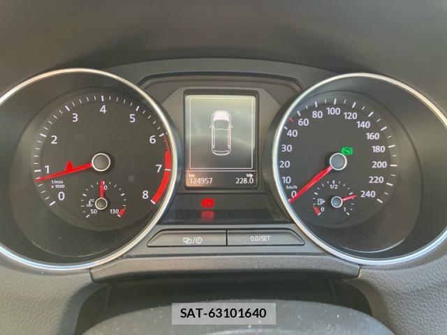 VolksWagen POLO 2017-01 6915404-15