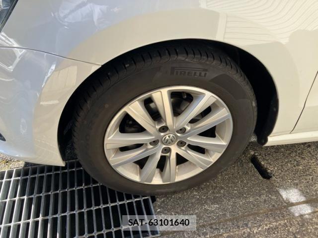 VolksWagen POLO 2017-01 6915404-2
