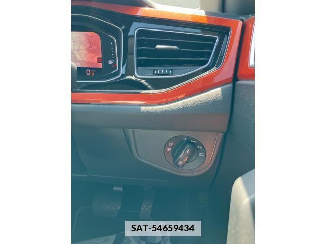 VolksWagen POLO 2019-06 6915393-17