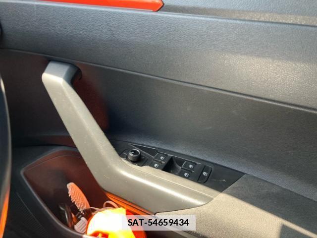 VolksWagen POLO 2019-06 6915393-18