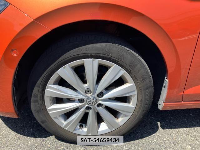 VolksWagen POLO 2019-06 6915393-8