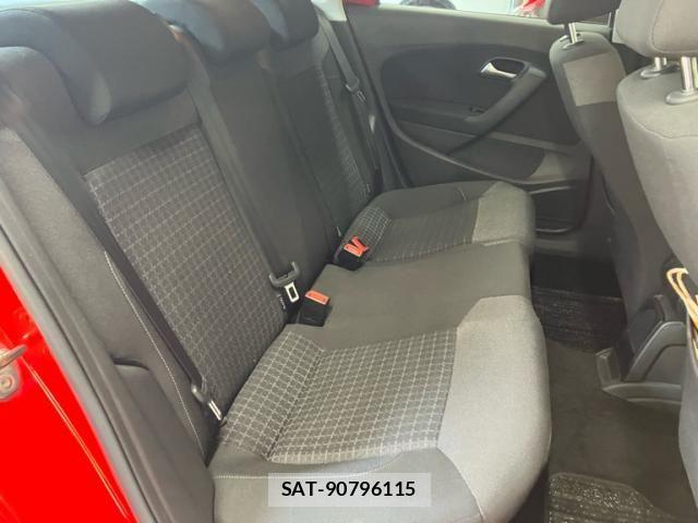 VolksWagen POLO 2017-04 6915395-14
