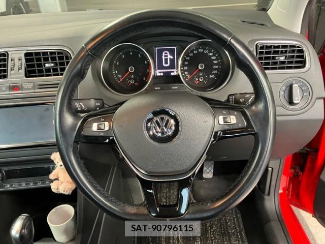 VolksWagen POLO 2017-04 6915395-17