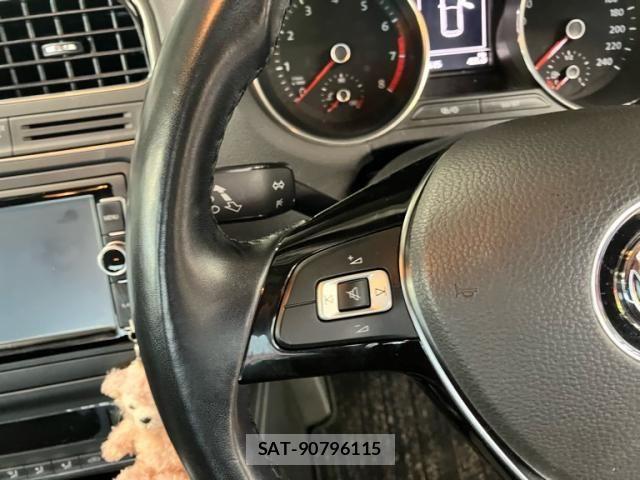 VolksWagen POLO 2017-04 6915395-19