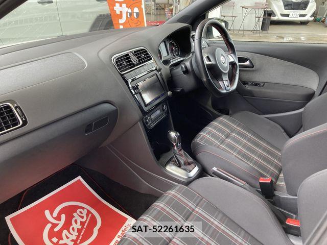 VolksWagen POLO 2013-07 7021892-17