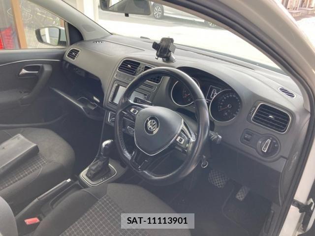 VolksWagen POLO 2014-08 7061390-7