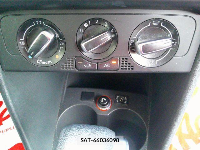VolksWagen POLO 2010-02 7227124-15