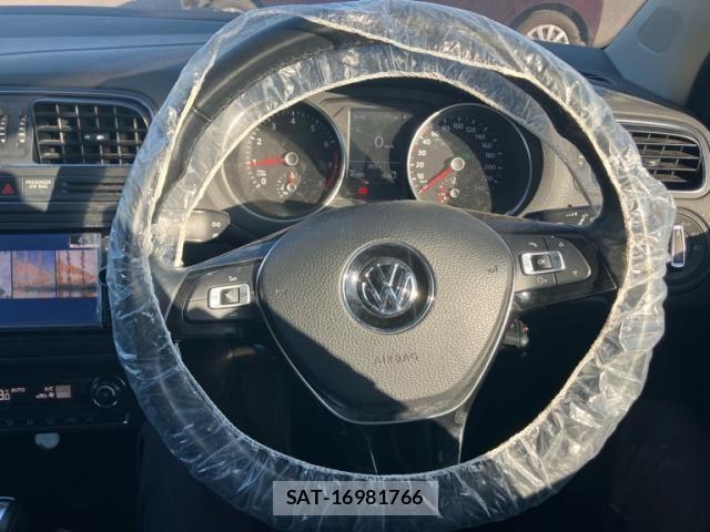 VolksWagen POLO 2016-10 7227127-15