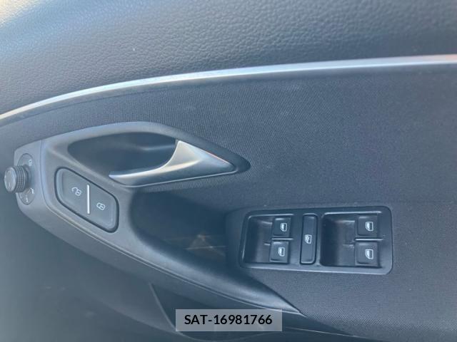 VolksWagen POLO 2016-10 7227127-16