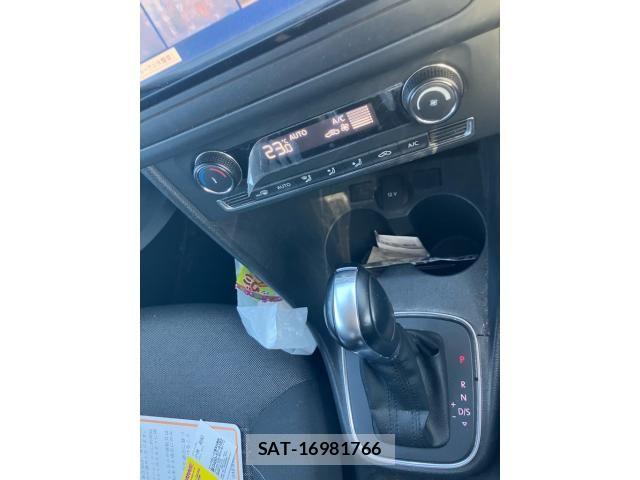 VolksWagen POLO 2016-10 7227127-18