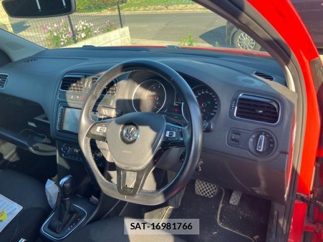 VolksWagen POLO 2016-10 7227127-7